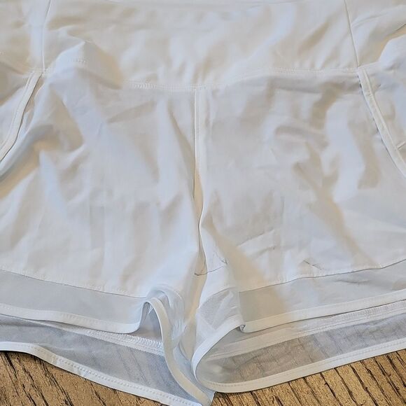White trim Detail shorts Size M Calia NWT - Picture 4 of 13